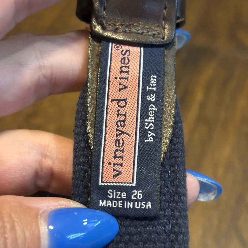 Vineyard Vines teenage boys belt size 26 waist Unisex Whale
